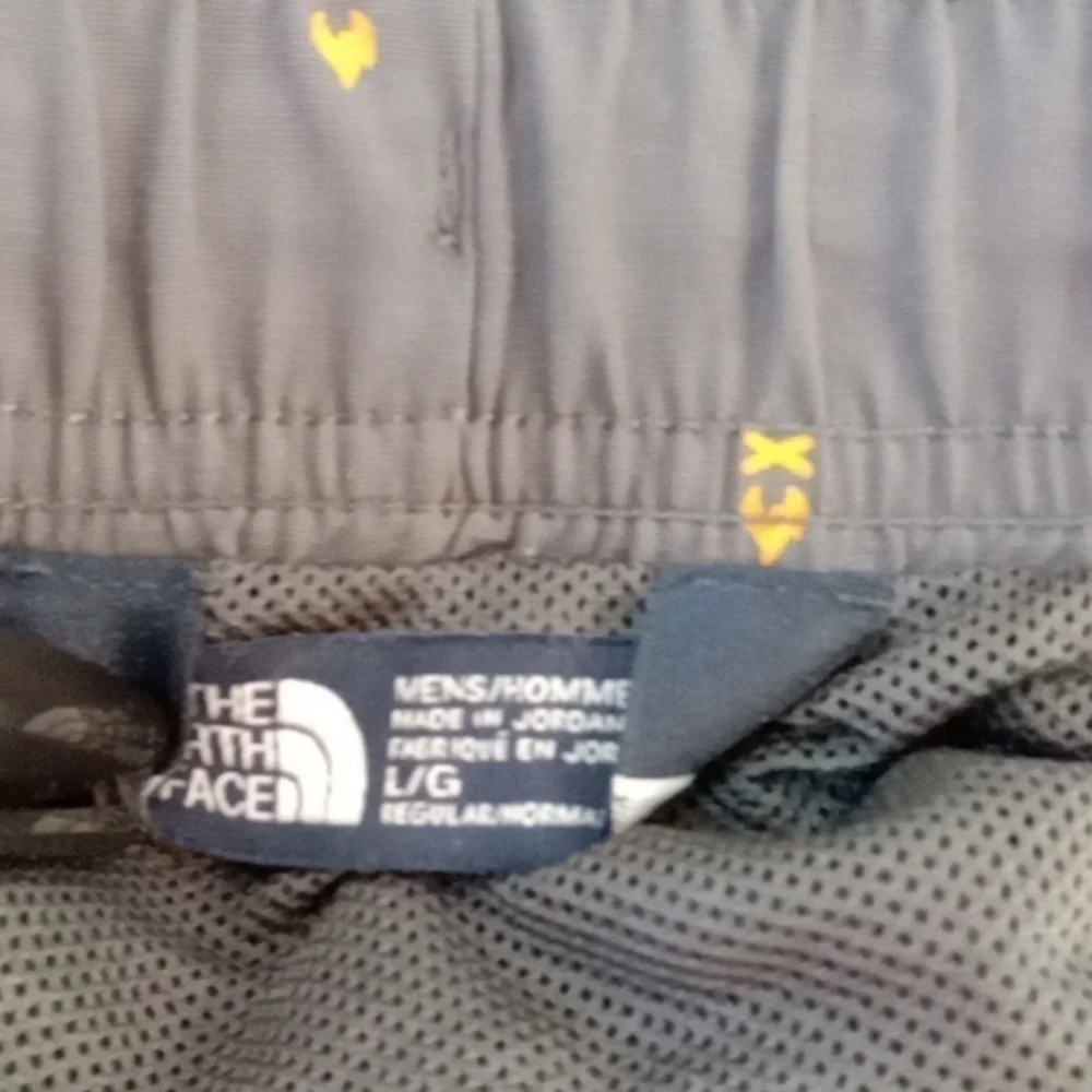The North Face Drawstring Shorts Boat Casual Golf Men's Sz Large NICE! EUC!